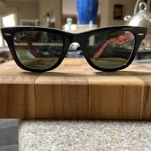 Rayban Wayfarer black sunglasses